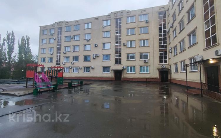 4-комнатная квартира · 150.6 м² · 6/6 этаж, Абая 57/2 — ТД Алем Плаза за 38 млн ₸ в Уральске — фото 2