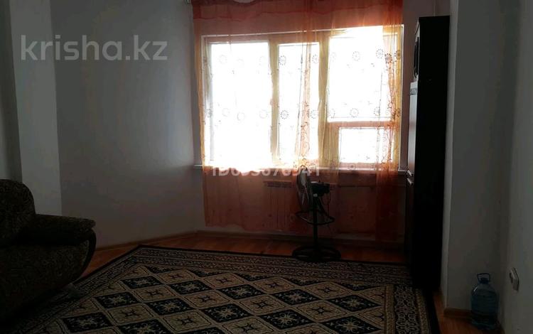 2-бөлмелі пәтер, 76 м², 6/9 қабат, мкр. Алмагуль, Аманшина 74, бағасы: 20 млн 〒 в Атырау, мкр. Алмагуль — фото 2