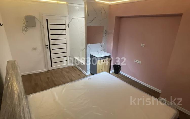 1-комнатная квартира, 16 м², 1/9 этаж посуточно, Райымбека 243 Б за 6 000 〒 в Алматы, Алмалинский р-н — фото 2