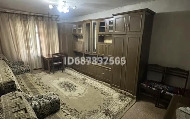 2-комнатная квартира, 55 м², 2/5 этаж помесячно, мкр Аксай-3А 65