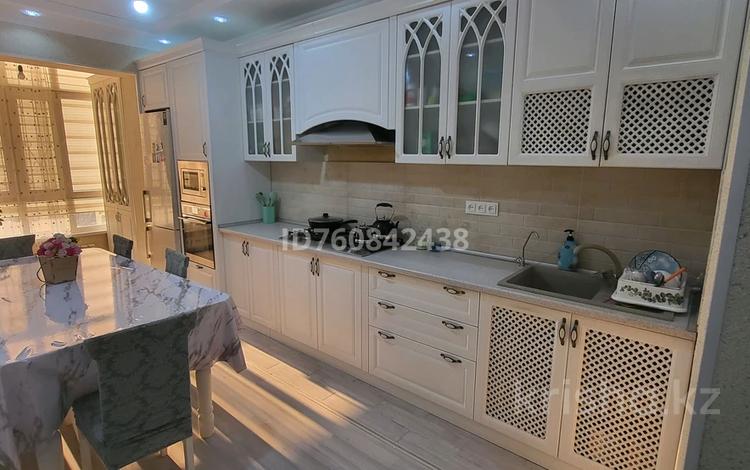 3-бөлмелі пәтер · 112 м² · 6/6 қабат, 16-й мкр , 16 мкрн 90, бағасы: 30 млн ₸ в Актау — фото 2