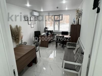 Офисы, кабинеты и рабочие места · 15 м² за 120 000 〒 в Таразе, мкр Акбулак