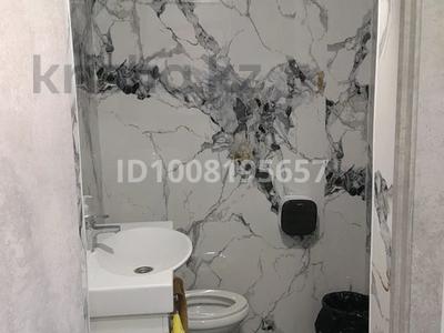 2-бөлмелі пәтер · 74.4 м² · 1/5 қабат, Ескі қала, Асау барак 60 А, бағасы: 15 млн ₸ в Актобе, Старый город