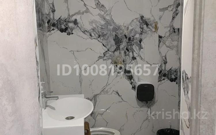 2-комнатная квартира · 74.4 м² · 1/5 этаж, Старый город, Асау барак 60 А за 15 млн ₸ в Актобе — фото 2