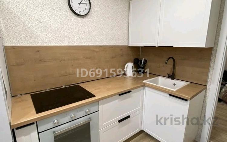 2-комнатная квартира, 62 м² помесячно, 12-й мкр 3