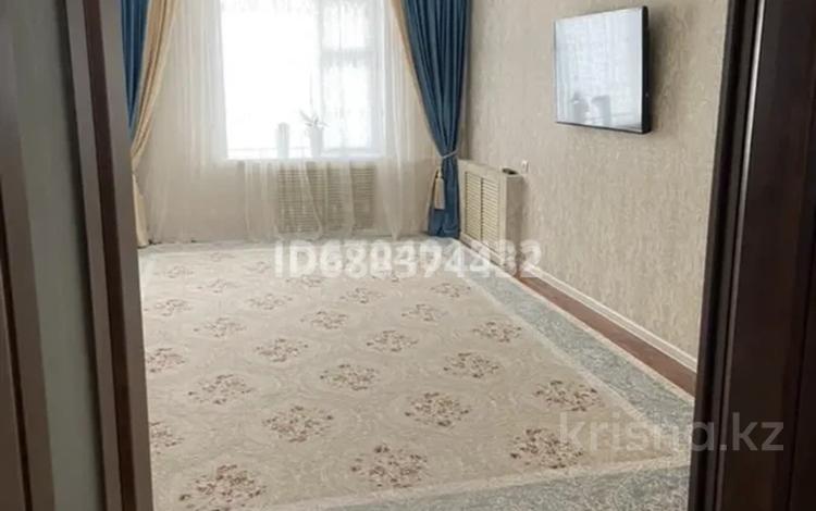 4-комнатная квартира, 100 м², 4/5 этаж помесячно, 14-й мкр 42