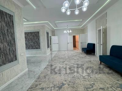 Отдельный дом · 5 комнат · 500 м² · 10 сот., Аягоз за 160 млн ₸ в Актобе, жилой массив Заречный-1