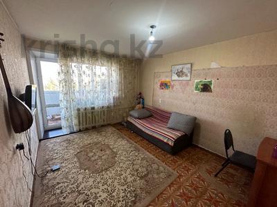 2-комнатная квартира, 46 м², 4/9 этаж, Республики 4 за 20.5 млн 〒 в Караганде, Казыбек би р-н