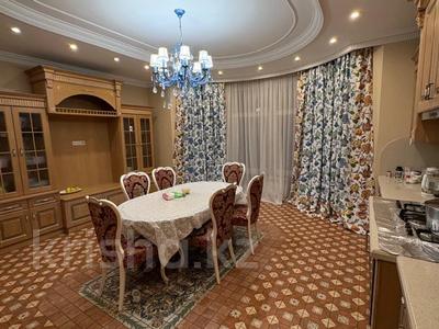 4-бөлмелі пәтер · 300 м² · 1/3 қабат, Просп. Достык 351, бағасы: 2.7 млн ₸ в Алматы, Медеуский р-н