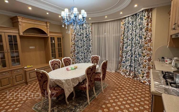 4-комнатная квартира · 300 м² · 1/3 этаж, Просп. Достык 351 за 2.7 млн ₸ в Алматы, Медеуский р-н — фото 6