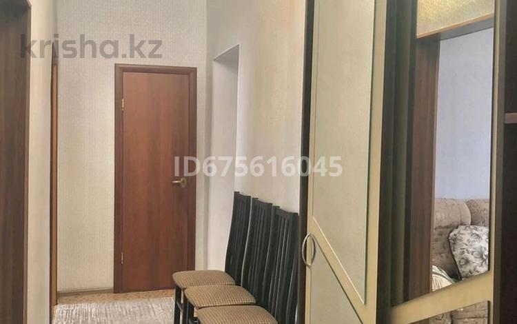3-бөлмелі пәтер · 60.9 м² · 3/3 қабат, Бирюзова 51, бағасы: 16 млн ₸ в Караганде, Алихана Бокейханова р-н — фото 2