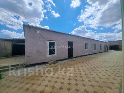 Отдельный дом · 5 комнат · 100 м² · 6 сот., мкр Атырау, Мукаш Жумагазиева 11а за 20 млн ₸