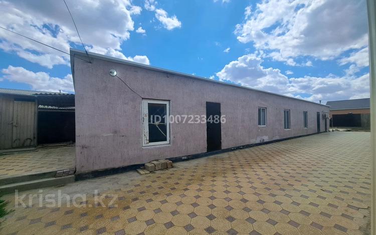 Отдельный дом · 5 комнат · 100 м² · 6 сот., мкр Атырау, Мукаш Жумагазиева 11а за 20 млн ₸ — фото 2