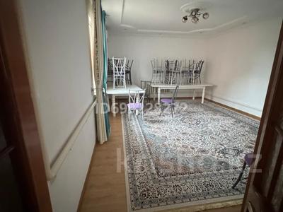 4-комнатная квартира · 280 м² · 2/2 этаж, Яссауи 69 — Толе би за 200 000 〒 в 