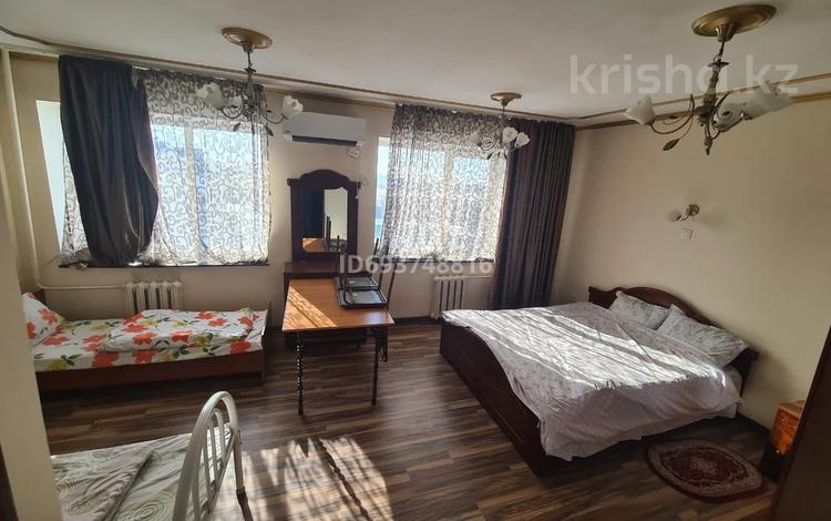 1-комнатная квартира, 20 м², 2/4 этаж посуточно, Кадыргали жалаири 41/4 за 6 000 〒 в Талдыкоргане, мкр Коктем — фото 2