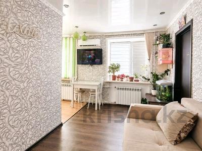 3-комнатная квартира · 51 м² · 5/5 этаж, проспект Абая 70 за 8.8 млн ₸ в Шахтинске