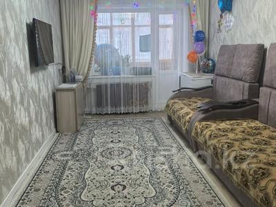 2-бөлмелі пәтер · 44.3 м² · 2/5 қабат, Камзина 25, бағасы: 9 млн ₸ в Аксу