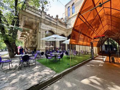 Свободное назначение, офисы, магазины и бутики, склады, общепит, салоны красоты, бани, гостиницы и зоны отдыха, фитнес и спорт, медцентры и аптеки, образование, развлечения, конференц-залы, кабинеты и рабочие места, студии · 400 м² за 2.6 млн 〒 в Алматы, Медеуский р-н