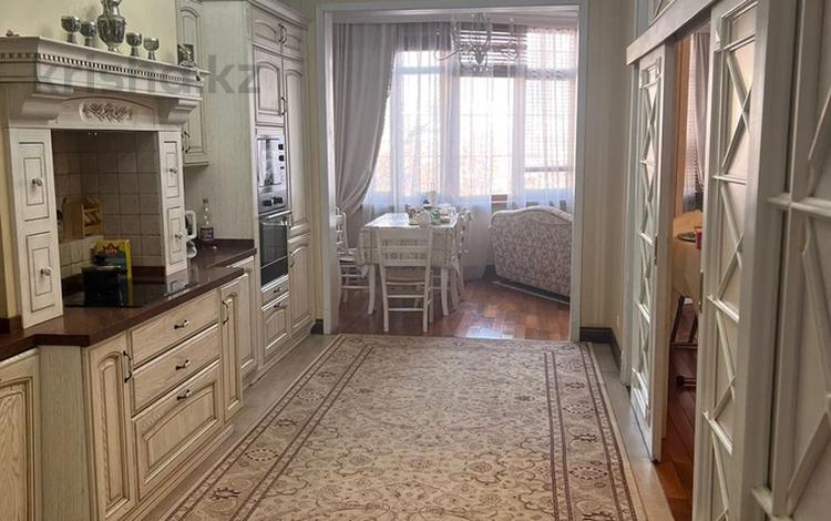 3-комнатная квартира · 180 м² · 3/5 этаж, Омарова 35/1 за 128 млн ₸ в Алматы, Медеуский р-н — фото 2