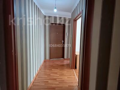 2-комнатная квартира, 56 м², 9/9 этаж, Камзина 13 — Рядом автовокзал, колледж,дет сад за 10 млн 〒 в Аксу