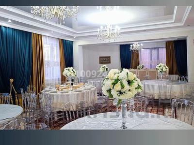 Дом · 6 комнат · 350 м², Кемел 2/1 — Сатпаева обаган за 250 000 〒 в Астане, Алматы р-н