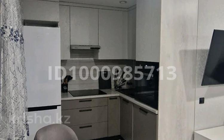 1-комнатная квартира · 30 м² · 1/5 этаж, 50 лет Октября — Ленина - 50 лет Октября за 12 000 〒 в Рудном — фото 2