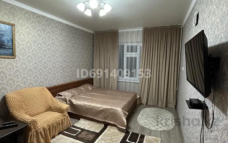 1-комнатная квартира, 39 м², 2/5 этаж помесячно, Спартивный 10 61 за 140 000 〒 в Шымкенте, Аль-Фарабийский р-н — фото 2