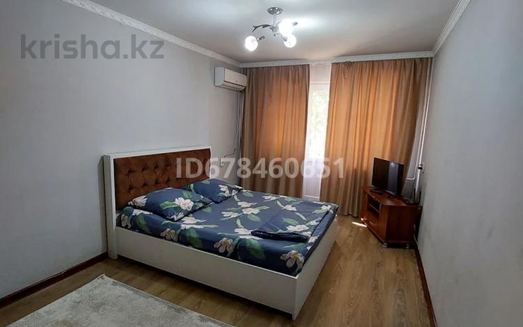 1-комнатная квартира, 36 м², 2/5 этаж посуточно, 1 микрорайон 4а за 10 000 〒 в Туркестане — фото 2