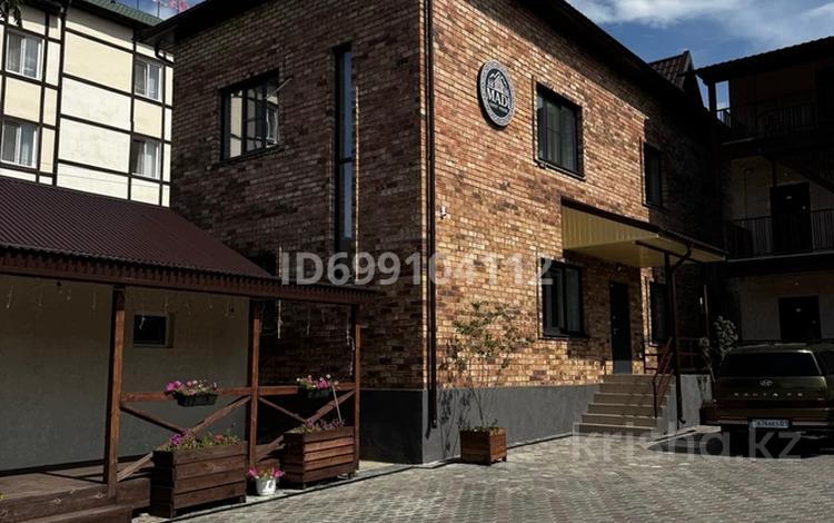 Дом · 5 комнат · 200 м², Советская 4 за 180 000 〒 в Бурабае — фото 23