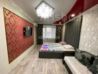 1-комнатная квартира, 33 м², 3/5 этаж по часам, Лермонтова 91 за 1 000 〒 в Павлодаре