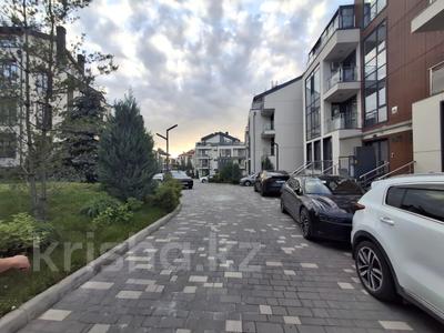 7-комнатная квартира · 273.4 м² · 1/3 этаж, Жамакаева 252 за 300 млн ₸ в Алматы, Медеуский р-н