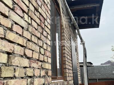 Отдельный дом · 3 комнаты · 40 м² · 4 сот., Петрова 65А — Айтиева-Петрова за 27 млн 〒 в Таразе