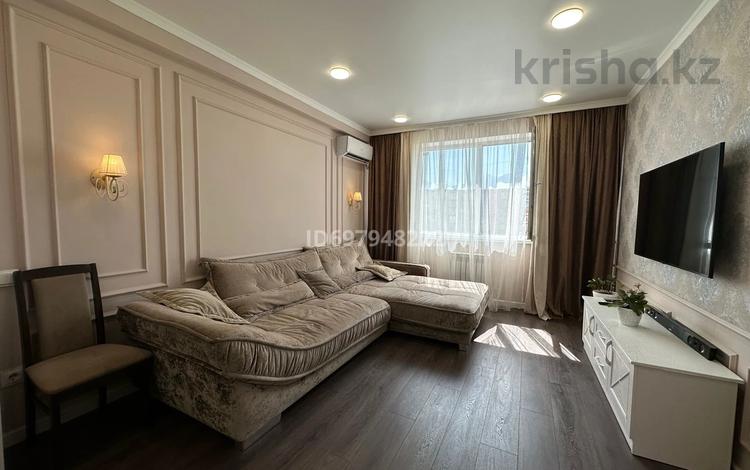 3-комнатная квартира, 80 м², 8/10 этаж помесячно, мкр Шугыла, Жунисова 4/3 — Жунисова за 320 000 〒 в Алматы, Наурызбайский р-н — фото 2