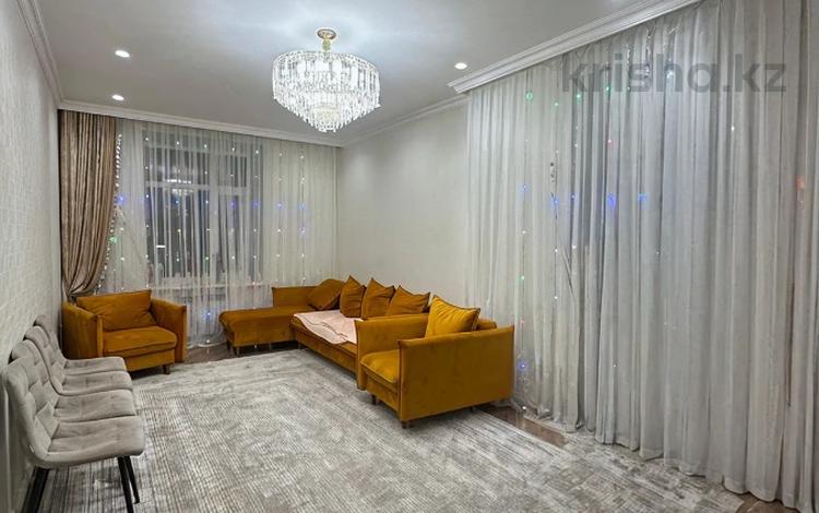 4-комнатная квартира · 104 м² · 4/8 этаж, мкр Юго-Восток, Проспект Республики 1/7 за 62 млн ₸ в Караганде, Казыбек би р-н — фото 2