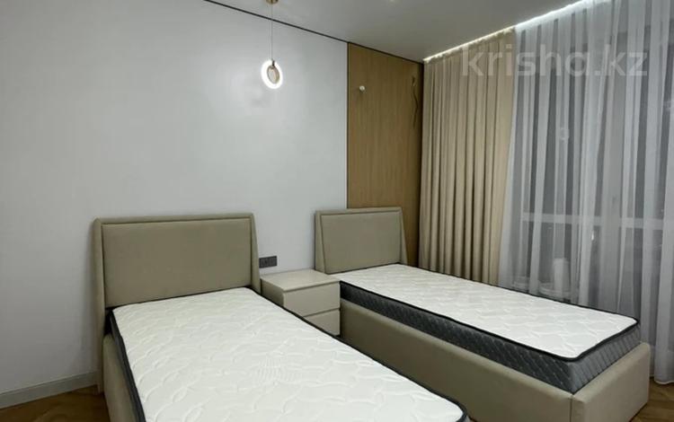 3-комнатная квартира · 101 м², мкр Акжайык, Сырым батыра 99/3 за 400 000 ₸ в Шымкенте, Абайский р-н — фото 9