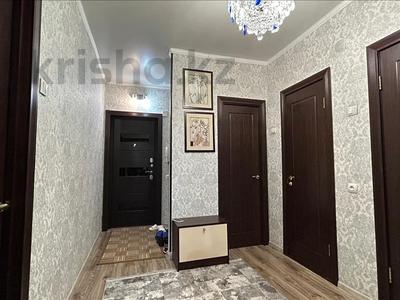 2-комнатная квартира, 56 м², 3/9 этаж, Молдагуловой за 39 млн 〒 в Алматы, Алмалинский р-н