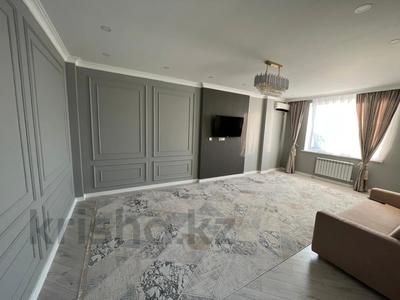 2-комнатная квартира · 77 м² · 3/9 этаж, мкр Нурсая, Абулхайыр хана 74-5 за 35.6 млн 〒 в Атырау