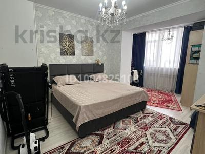 2-комнатная квартира · 92 м² · 1/8 этаж, мкр. Алтын орда, Алия Молдагулова — Капитал плаза, прогресс, гипермаркет Дина за 37 млн ₸ в Актобе