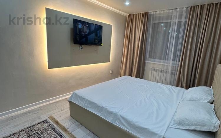 1-комнатная квартира · 49 м² · 12/12 этаж, Мкр. 15 22 за 2 500 〒 в Семее — фото 2