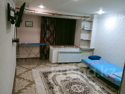 1-комнатная квартира · 50 м² · 1/10 этаж, 4-й мкр 5 за 110 000 〒 в Актау