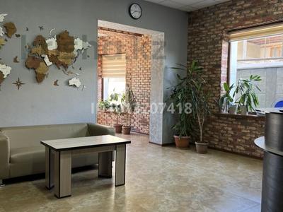 Жеке үй · 7 бөлме · 340 м² · 4 жүзд., Орынбай акына 72, бағасы: 79 млн ₸ в Шымкенте, Енбекшинский р-н