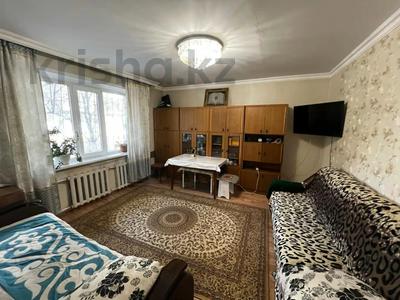 3-комнатная квартира · 65 м² · 1/5 этаж, Майкудук, Мкр Восток-3 за 15.5 млн ₸ в Караганде, Алихана Бокейханова р-н