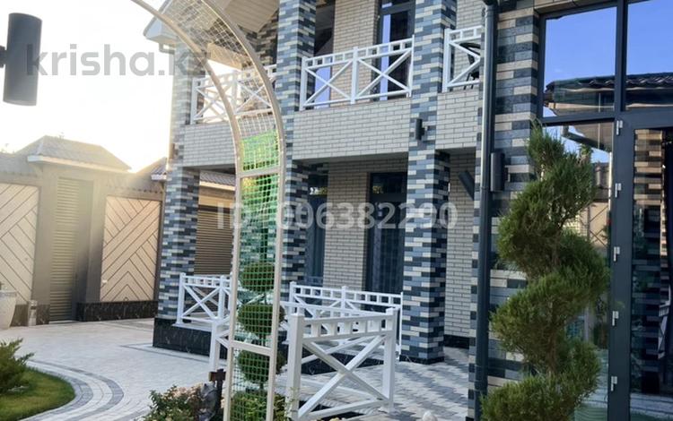 Дача · 7 комнат · 400 м², Чехова 116 — Курманбекова за 250 000 〒 в Шымкенте, Туран р-н — фото 2