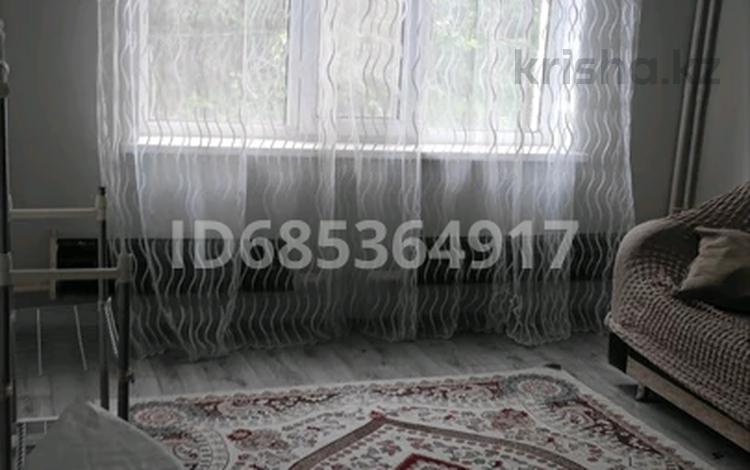 2-комнатная квартира, 40 м², 2/5 этаж помесячно, Водник 1 мкр за 150 000 〒 в Боралдае (Бурундай) — фото 2