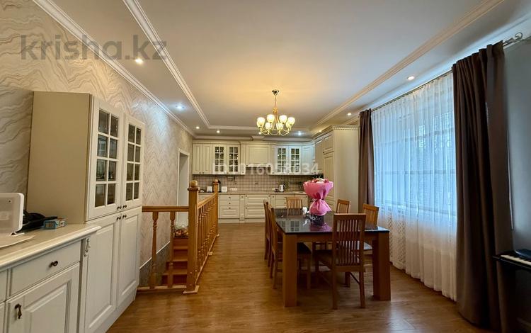 4-комнатная квартира · 230 м², Шажимбаева за 140 млн ₸ в Петропавловске — фото 2