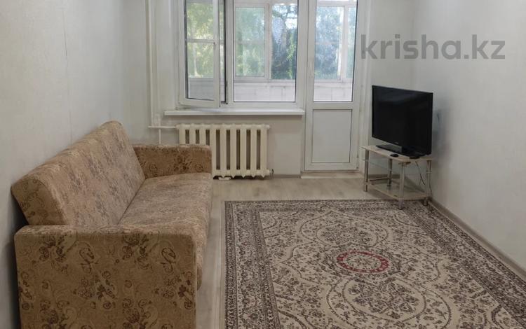2-комнатная квартира · 48 м² · 1/5 этаж, мкр Строитель за 120 000 ₸ в Уральске — фото 4