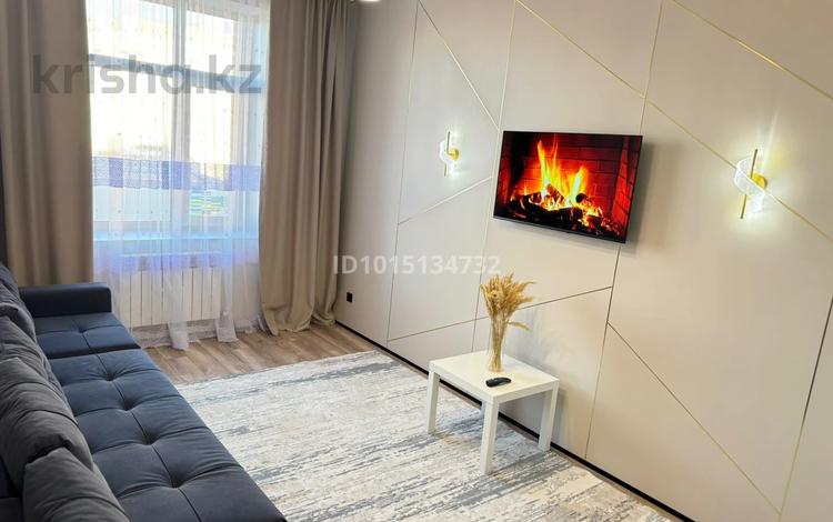 3-комнатная квартира · 64.5 м² · 8/10 этаж, мкр Юго-Восток, Букетова 3 за 40 млн ₸ в Караганде, Казыбек би р-н — фото 2