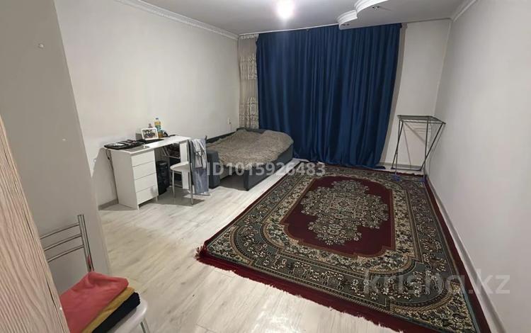 1-бөлмелі пәтер · 39 м² · 5/9 қабат, Бұқар- Жырау 96, бағасы: 12 млн ₸ в Караганде, Казыбек би р-н — фото 2