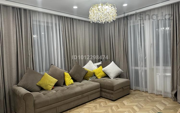 2-комнатная квартира · 60 м² · 9/15 этаж, Райымбека 210 за 65 млн ₸ в Алматы, Алмалинский р-н — фото 2