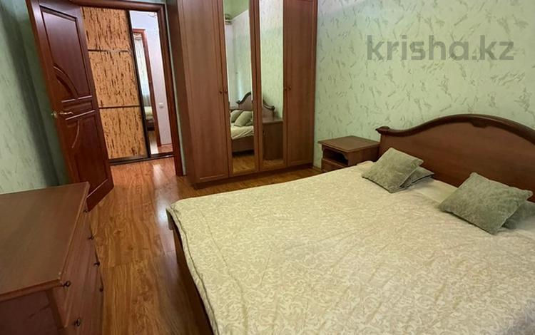 3-бөлмелі пәтер · 64 м² · 3/5 қабат, Абая 104, бағасы: 20.9 млн ₸ в Уральске — фото 2